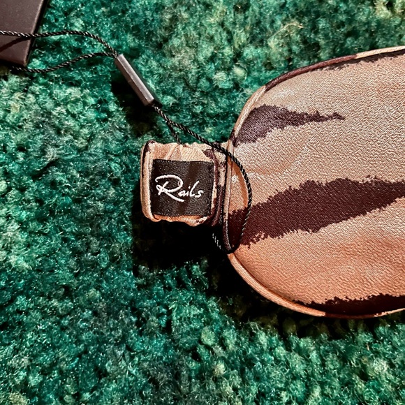 NWT Rails Sleep Mask - Picture 4 of 6